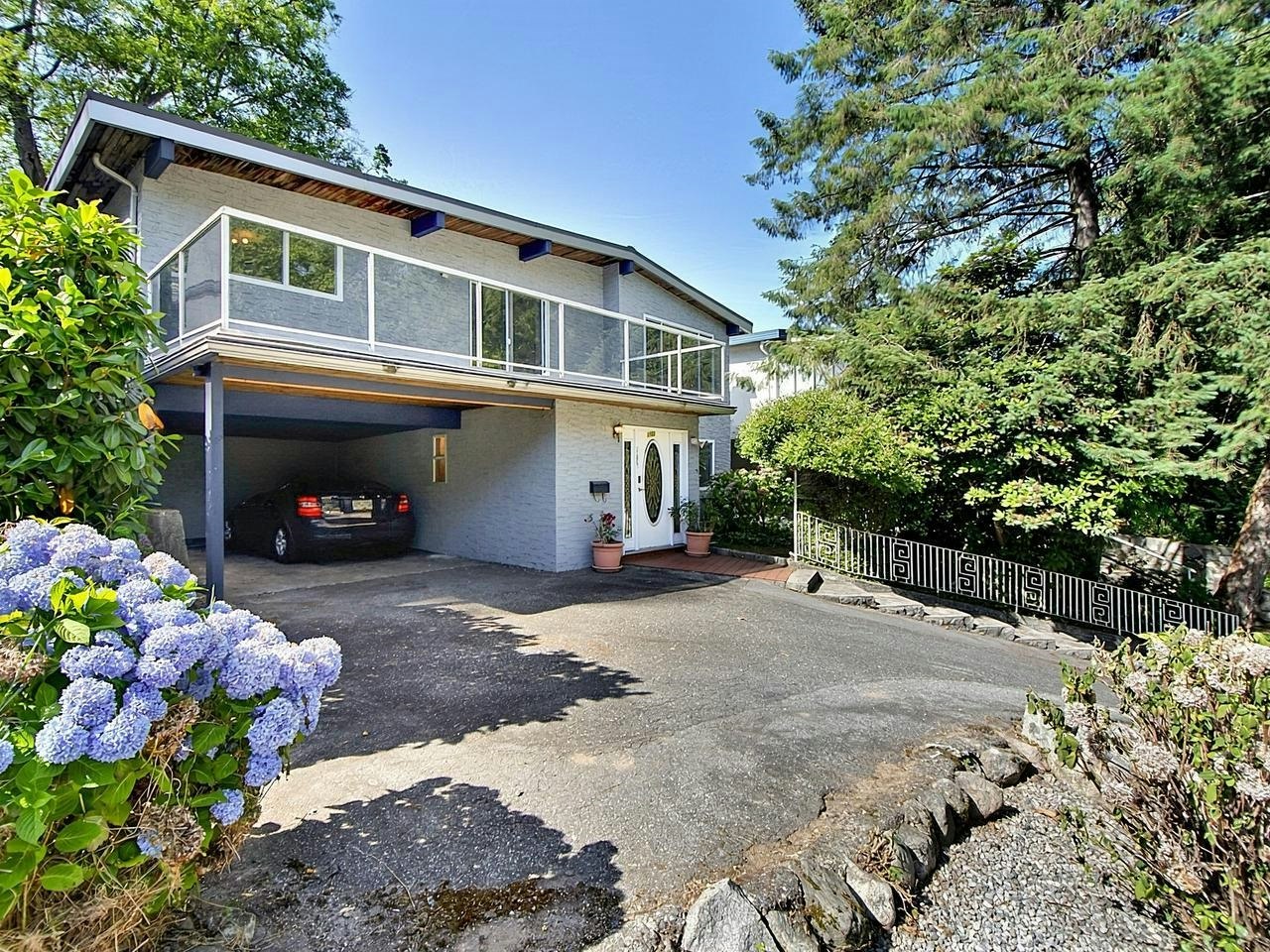1106 Heywood Street, North Vancouver, BC, V7L 1H4