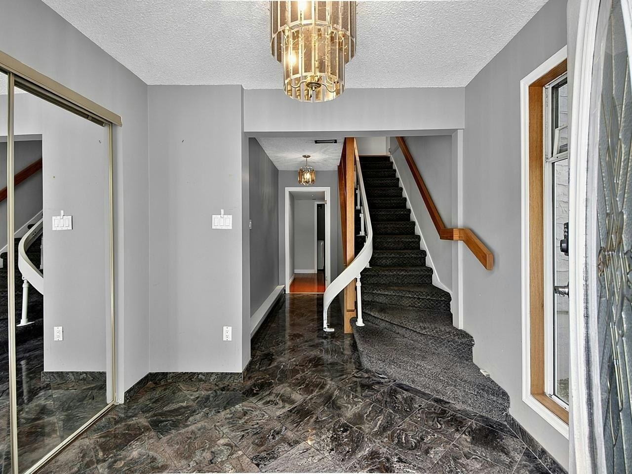 1106 Heywood Street, North Vancouver, BC, V7L 1H4 - 2