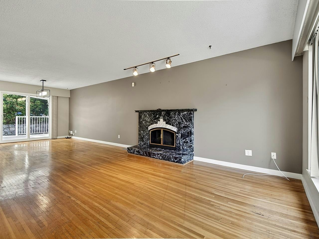 1106 Heywood Street, North Vancouver, BC, V7L 1H4 - 13