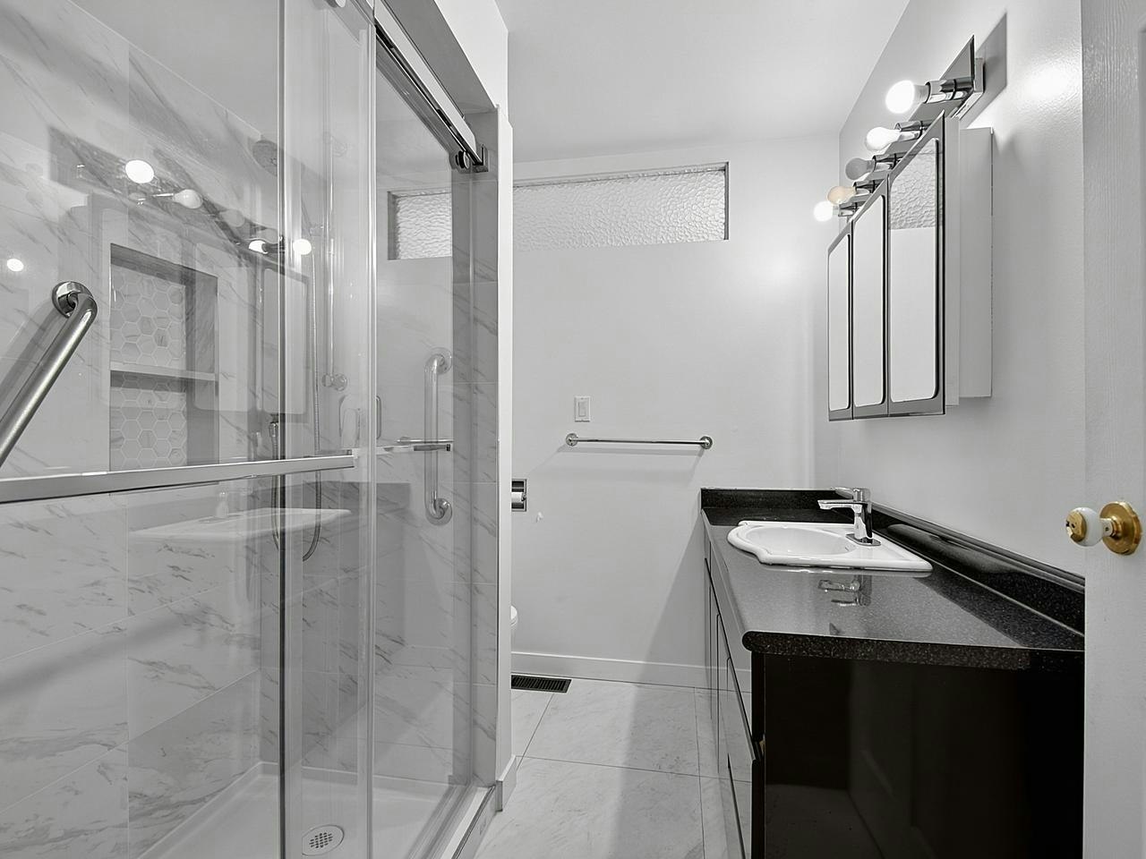 1106 Heywood Street, North Vancouver, BC, V7L 1H4 - 7