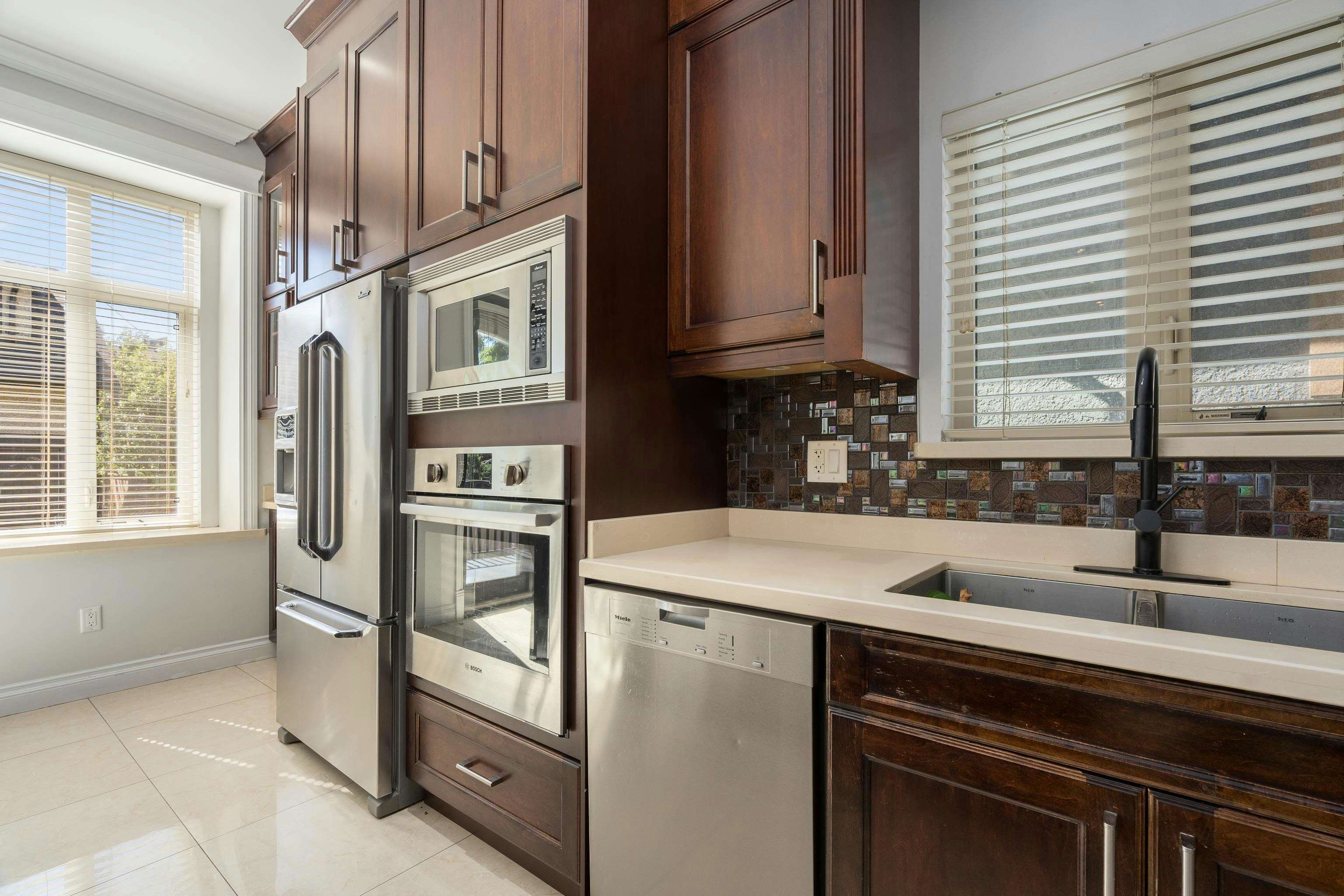 6387 Prince Albert Street, Vancouver, BC, V5W 3E7 - 16