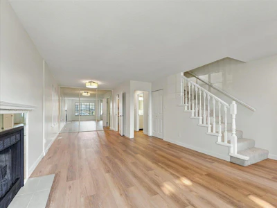 240 E 18th Street - 4