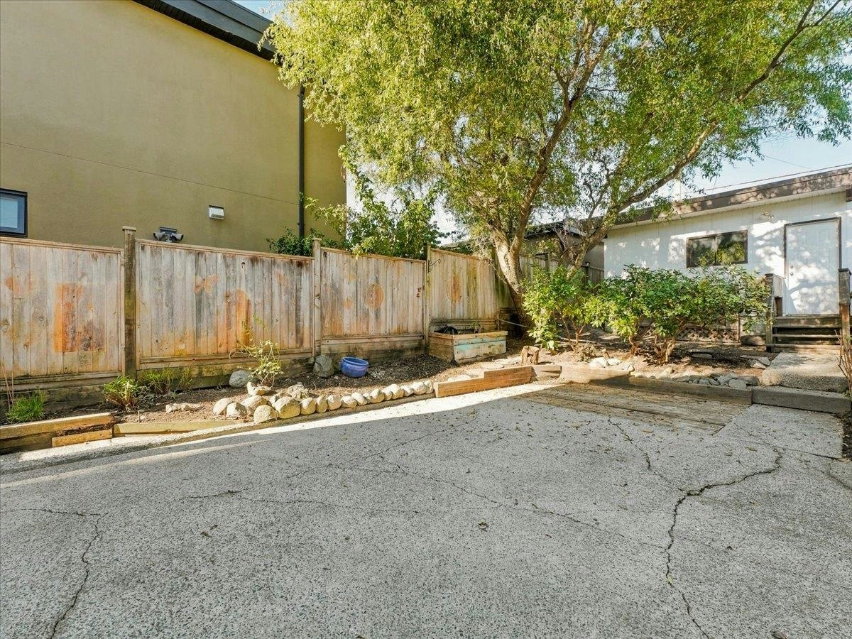 240 E 18th Street, North Vancouver, BC, V7L 2X6 - 24