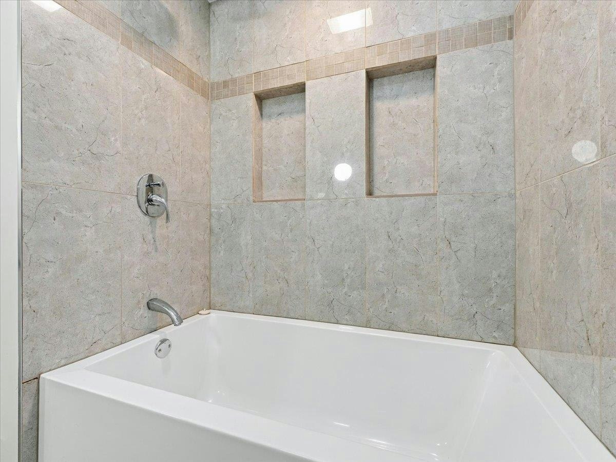 240 E 18th Street, North Vancouver, BC, V7L 2X6 - 22