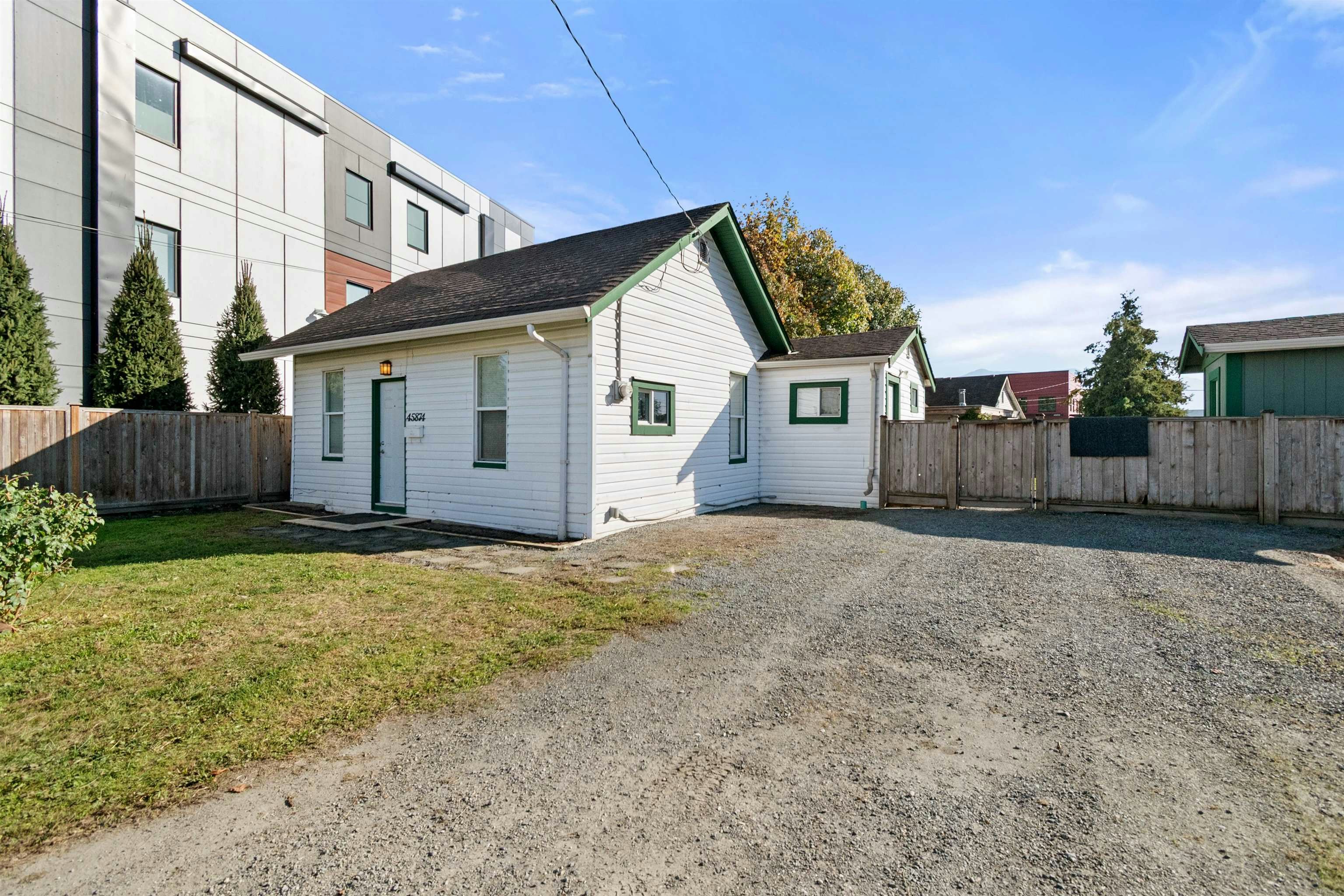 45874 Trethewey Avenue, Chilliwack, BC, V2P 1K5