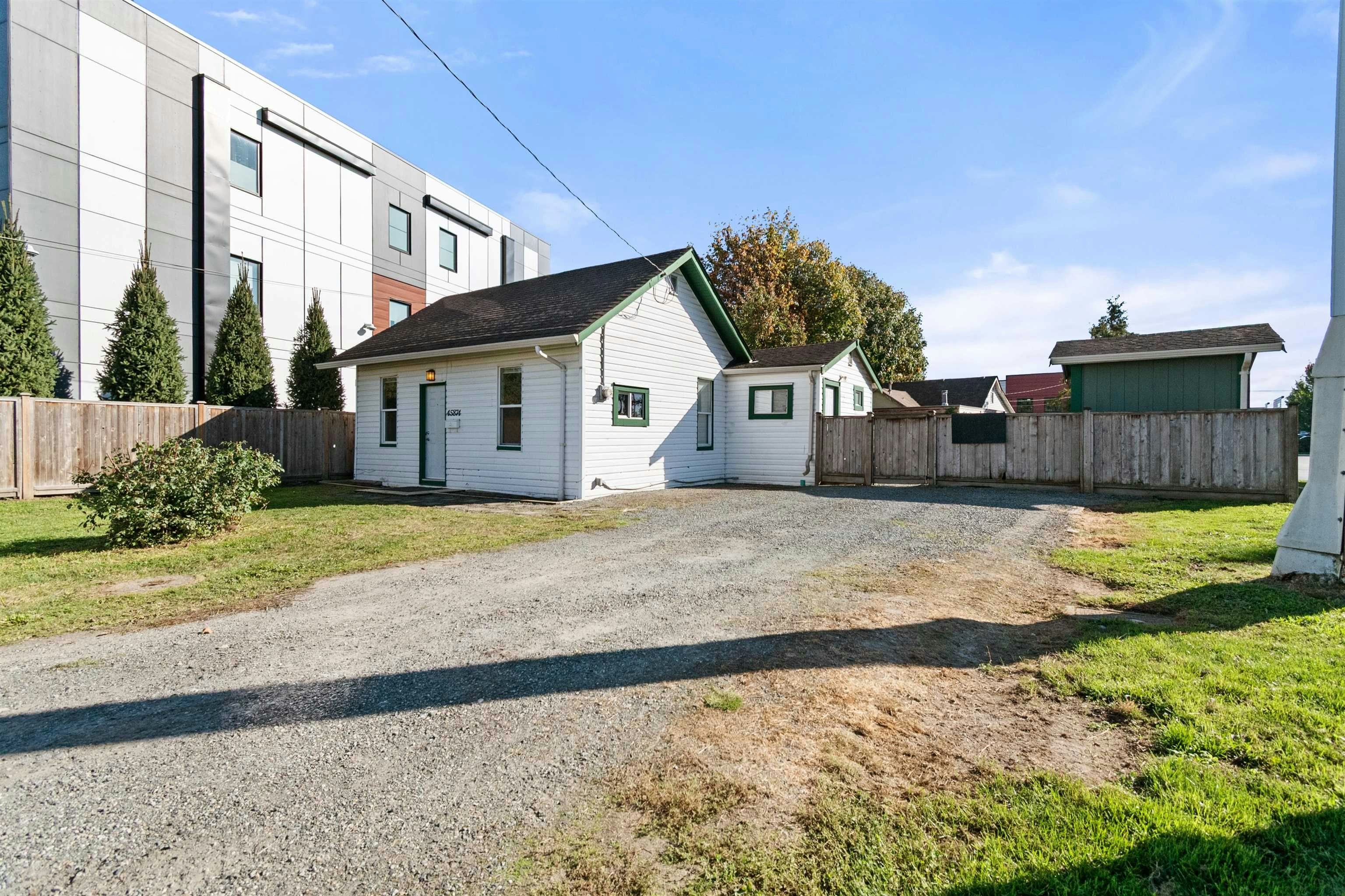 45874 Trethewey Avenue, Chilliwack, BC, V2P 1K5 - 27