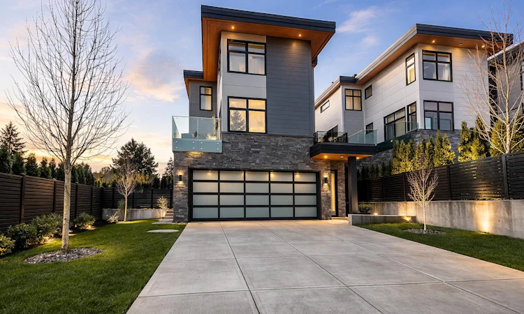 598 Arthur Erickson Place