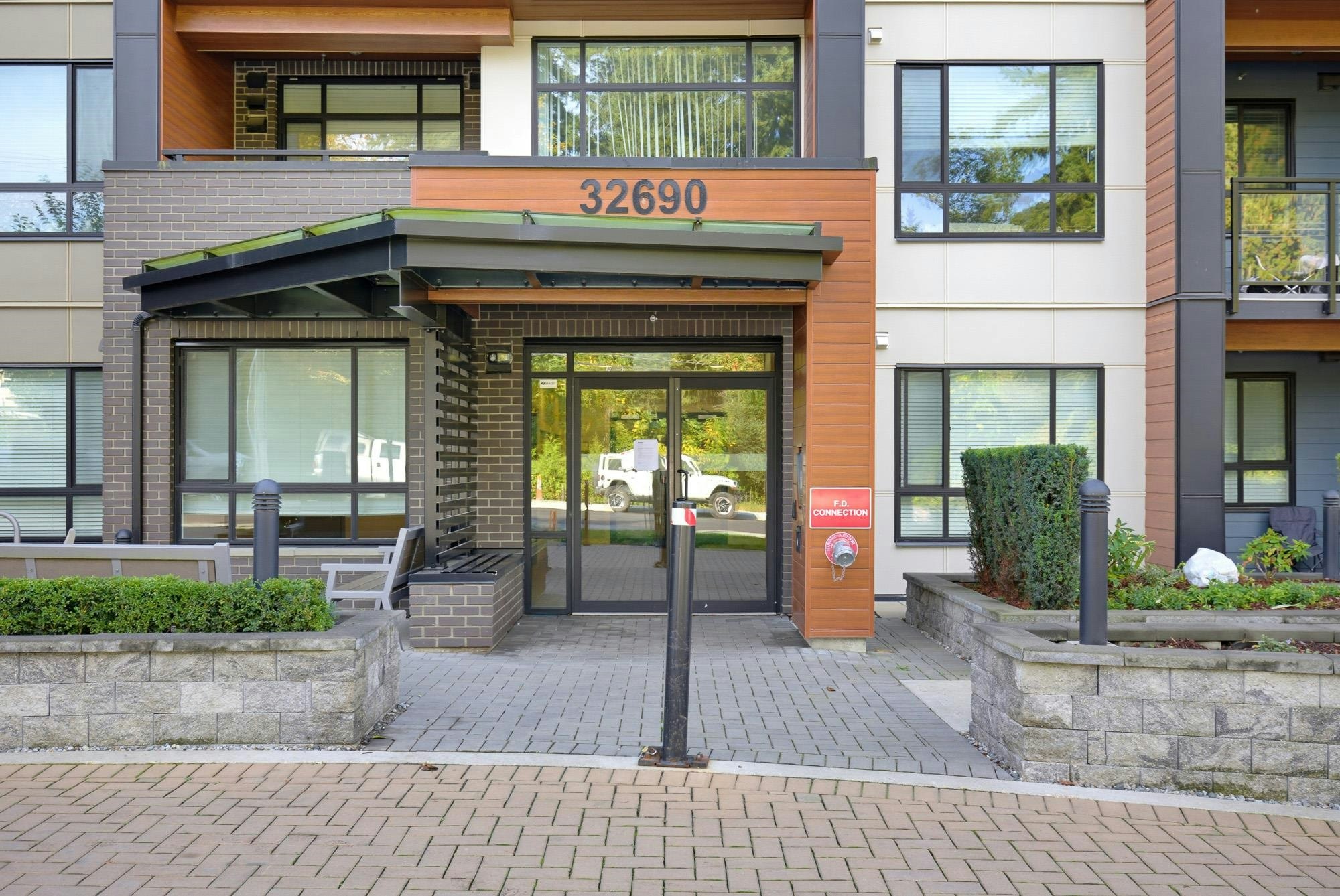 106-32690 14th Avenue - 3