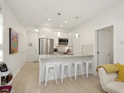 106-32690 14th Avenue - 5