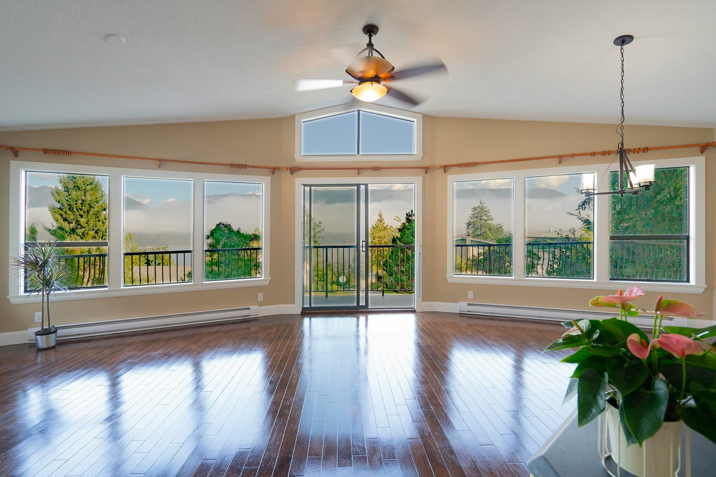 6170 Fairway Avenue, Sechelt, BC, V7Z 0L6 - 6