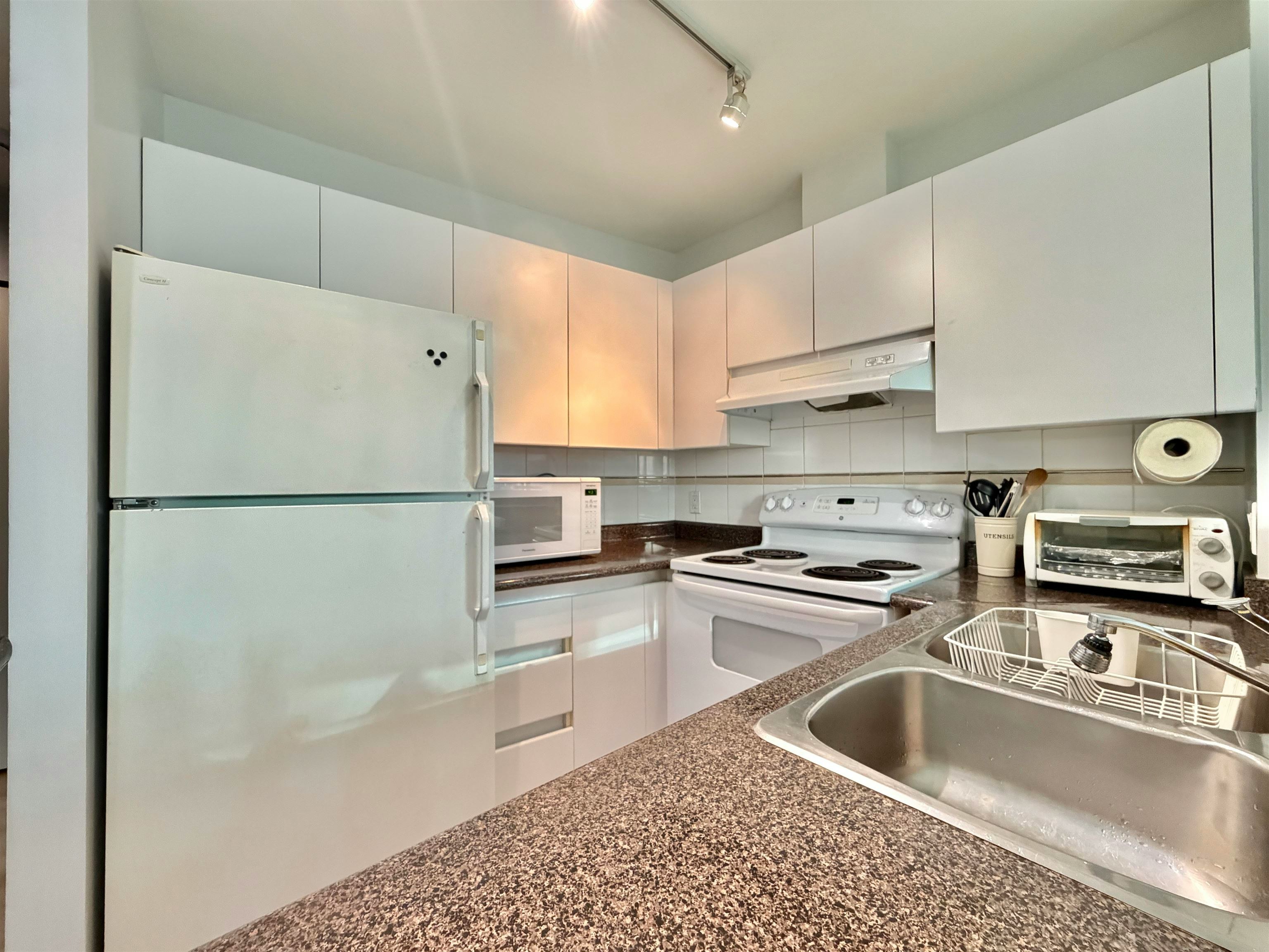 501-989 Nelson Street, Vancouver, BC, V6Z 2S1 - 7