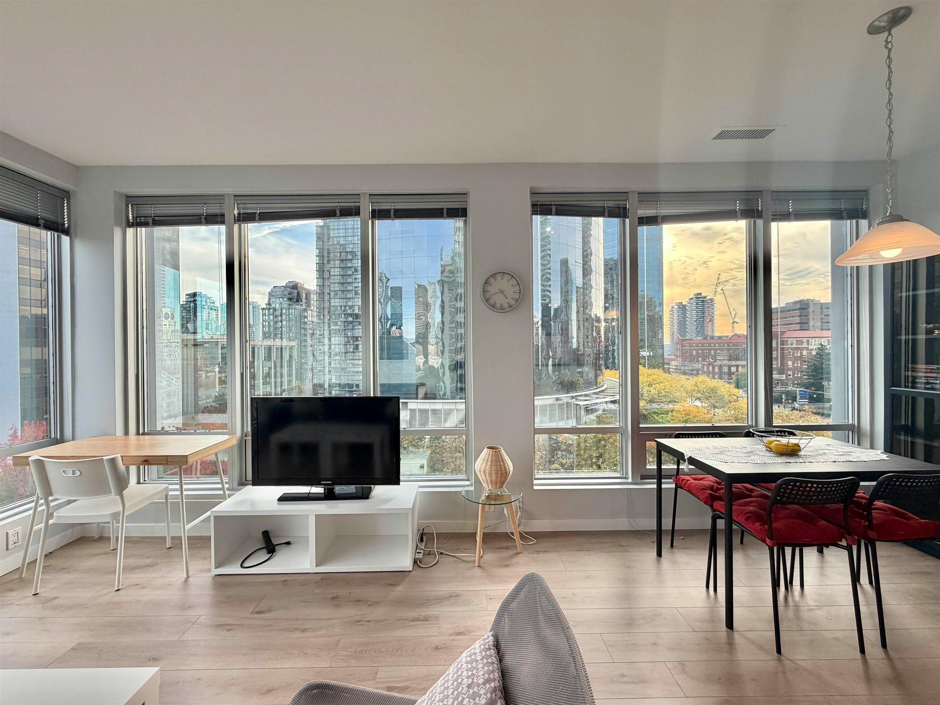 501-989 Nelson Street, Vancouver, BC, V6Z 2S1 - 8