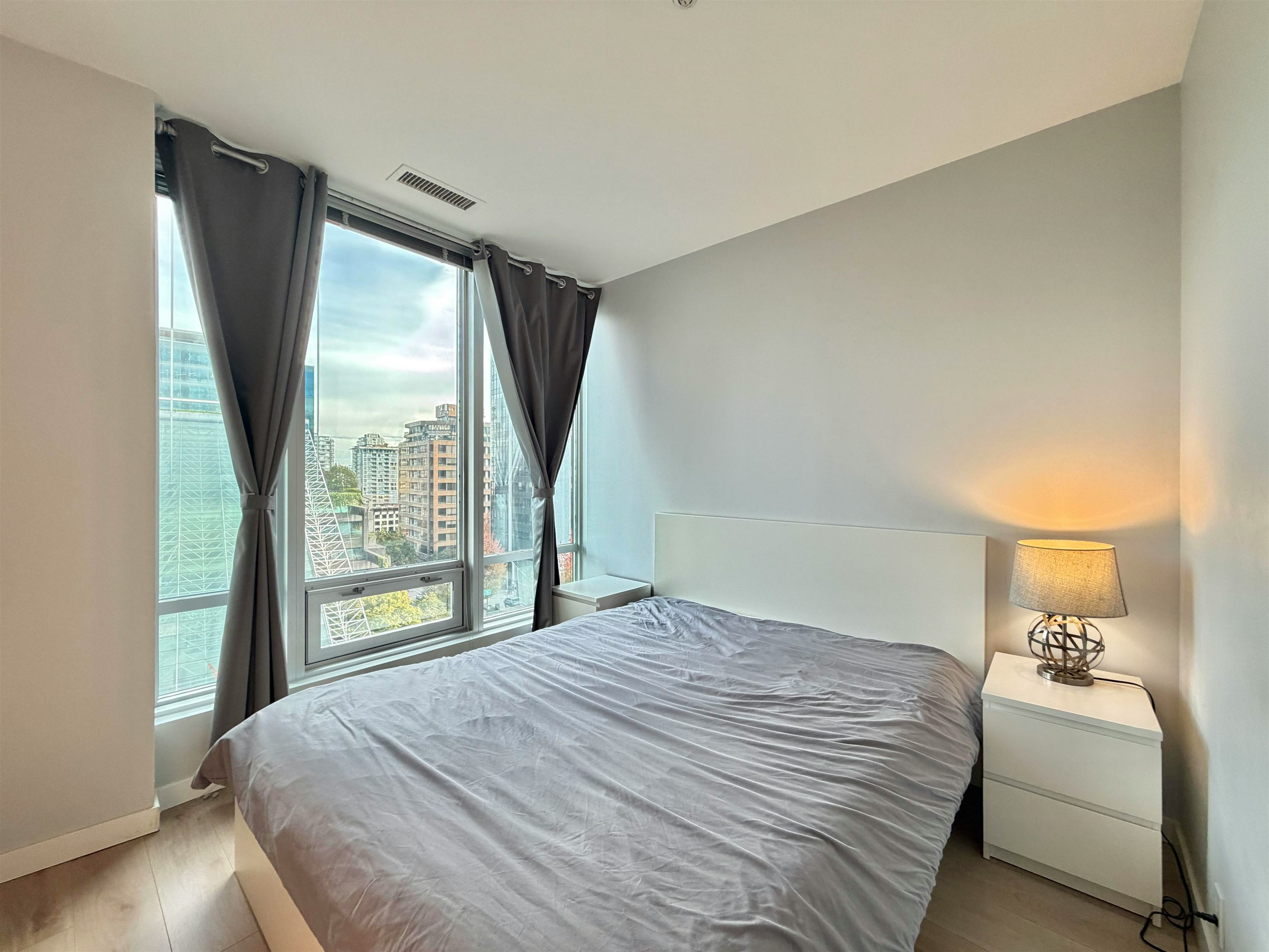 501-989 Nelson Street, Vancouver, BC, V6Z 2S1 - 10