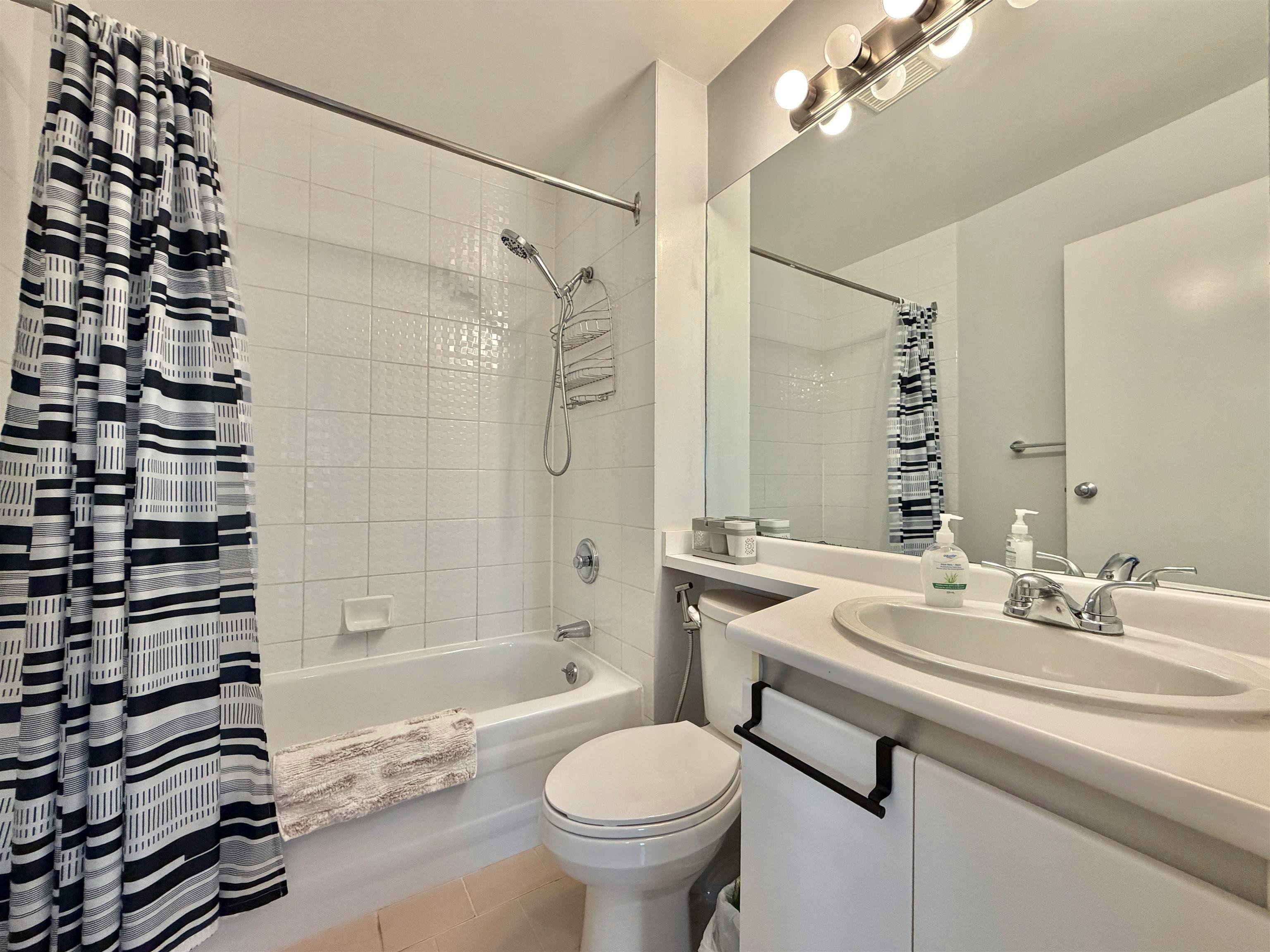 501-989 Nelson Street, Vancouver, BC, V6Z 2S1 - 13