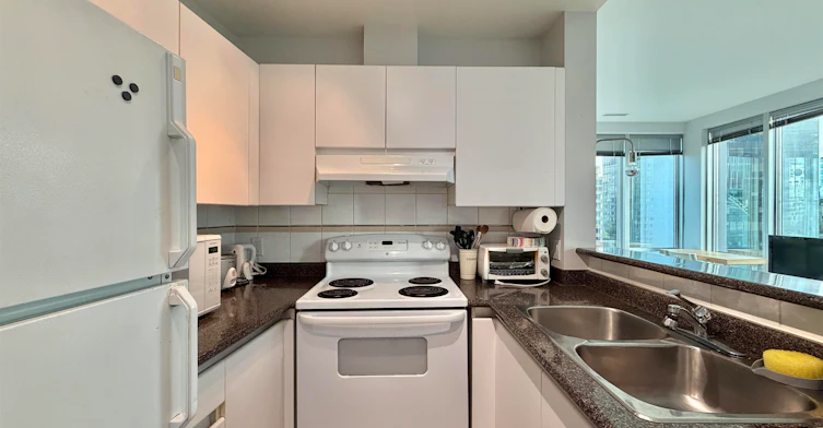 501-989 Nelson Street, Vancouver, BC, V6Z 2S1 - 4
