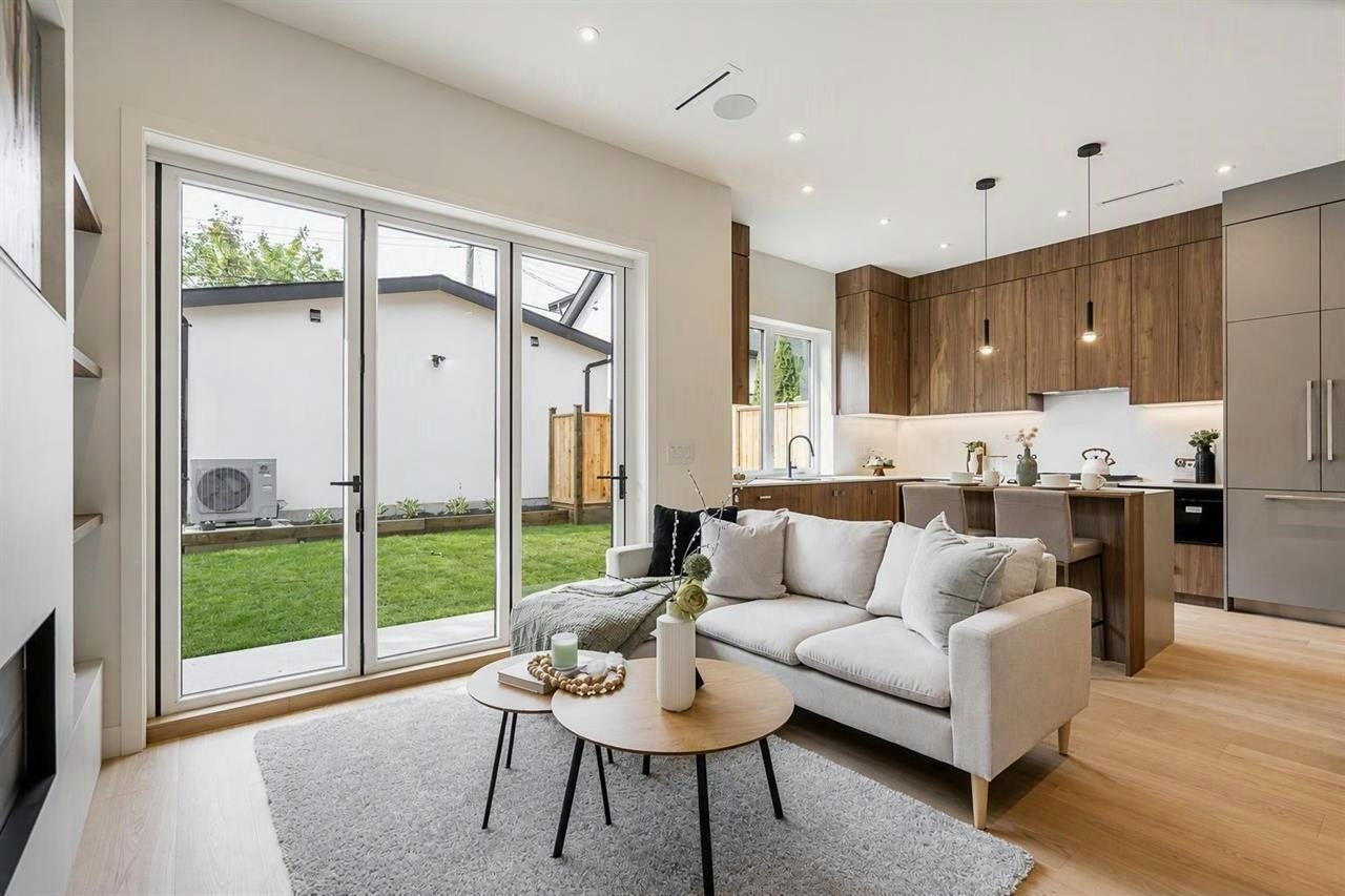 2-456 38th Avenue, Vancouver, BC, V5W 1H7
