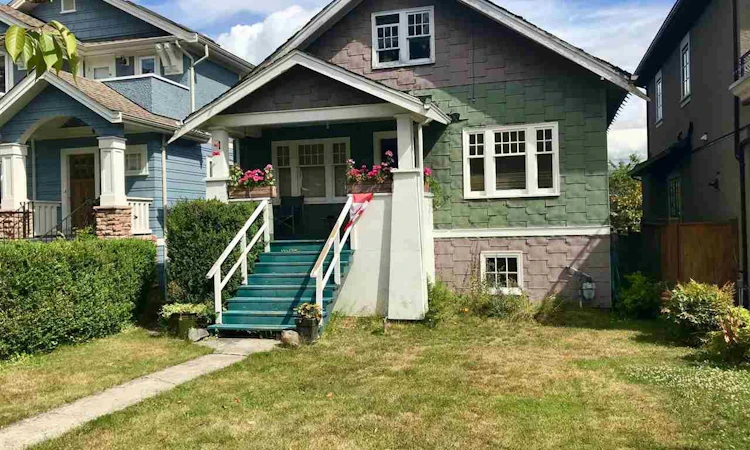 4227 W 12th Avenue