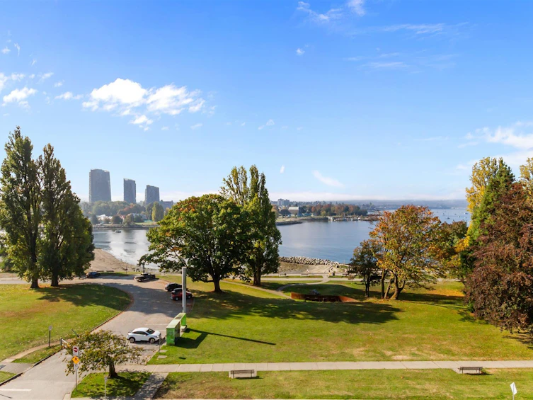 PH-1403 Beach Avenue, Vancouver, BC, V6G 1Y3