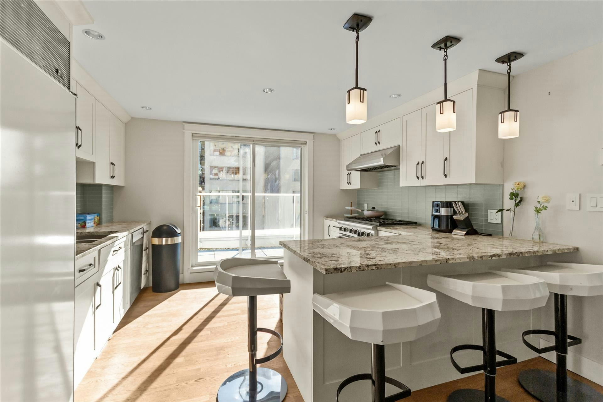 PH-1403 Beach Avenue, Vancouver, BC, V6G 1Y3 - 11