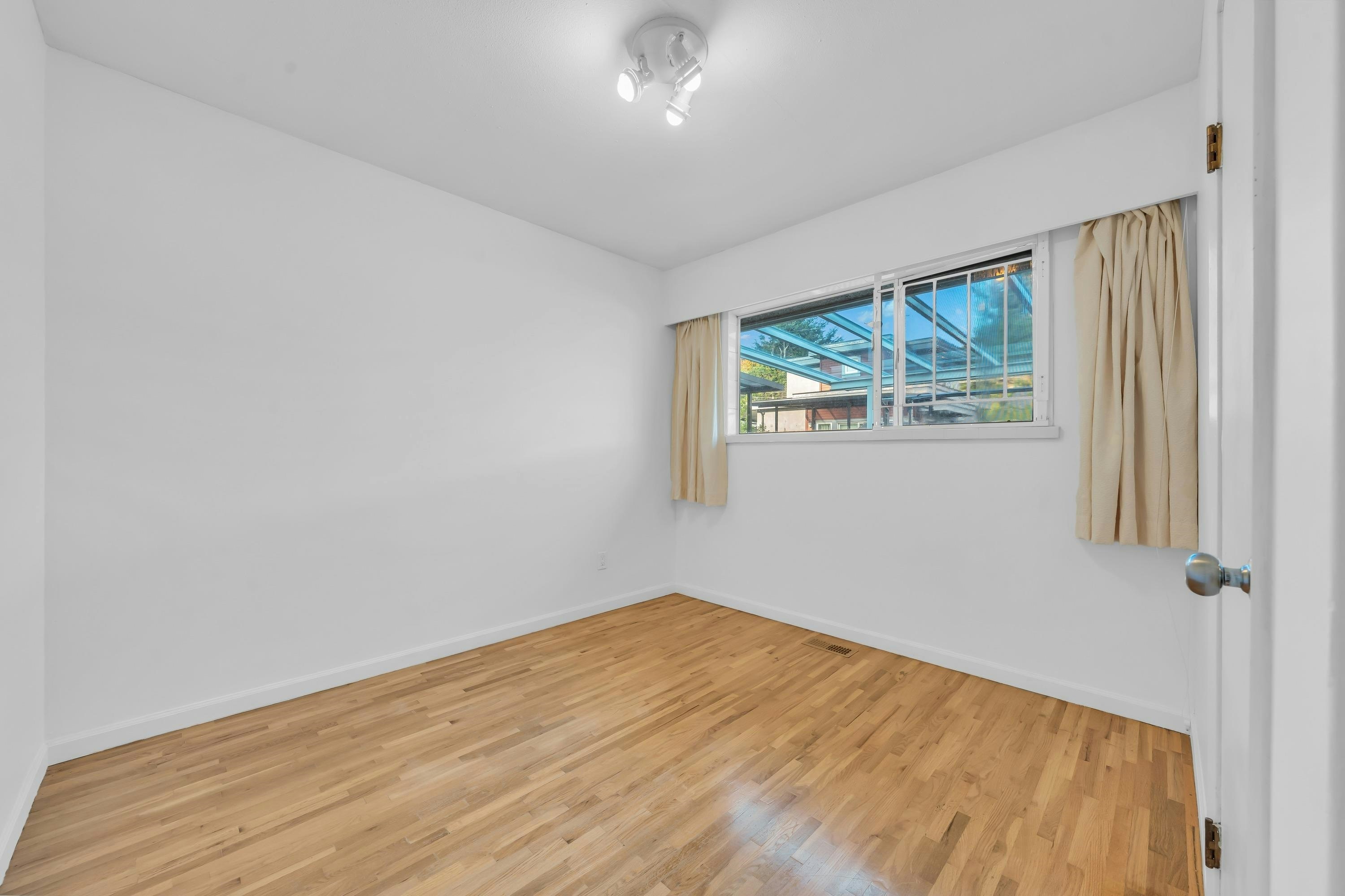 3631 Wellington Avenue, Vancouver, BC, V5R 4Z4 - 23