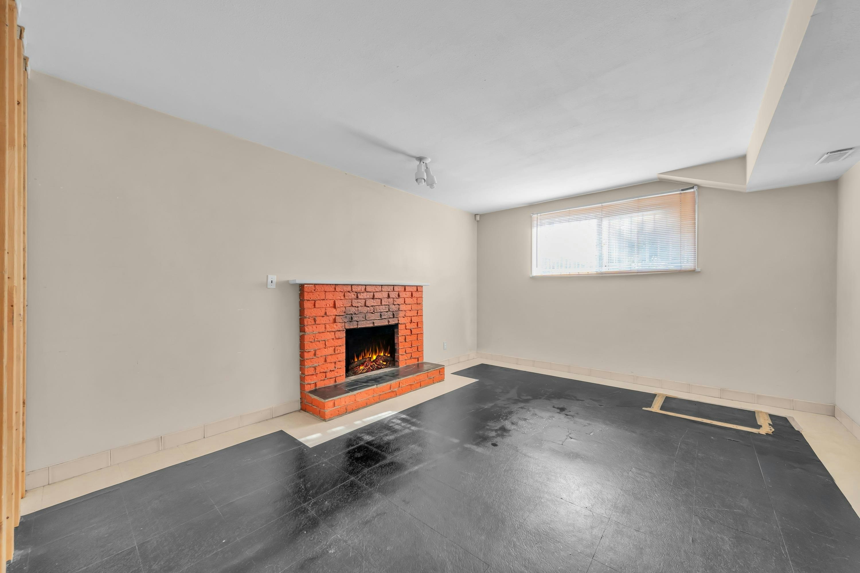 3631 Wellington Avenue, Vancouver, BC, V5R 4Z4 - 31