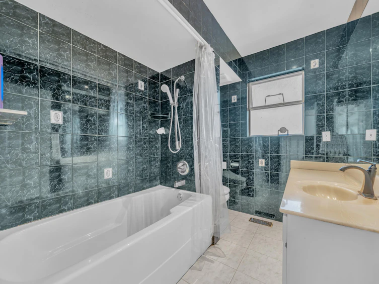 3631 Wellington Avenue, Vancouver, BC, V5R 4Z4 - 25