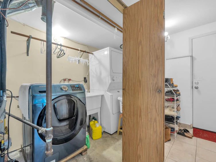 3631 Wellington Avenue, Vancouver, BC, V5R 4Z4 - 36