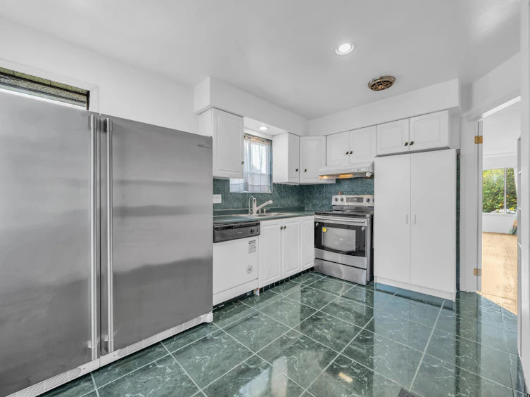 3631 Wellington Avenue, Vancouver, BC, V5R 4Z4 - 16