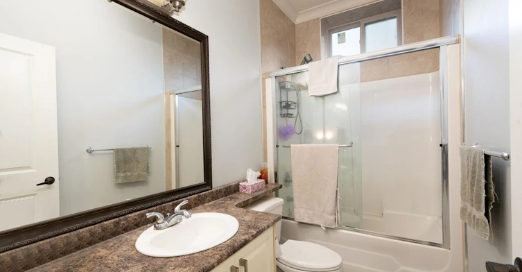 Lower Suite 2-17551 Abbey Drive, Surrey, BC, V4N 4H2 - 6