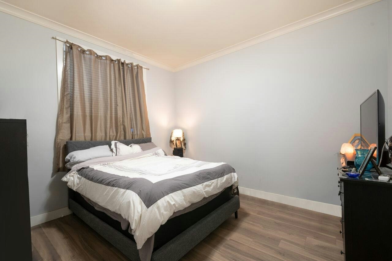 Lower Suite 2-17551 Abbey Drive, Surrey, BC, V4N 4H2 4