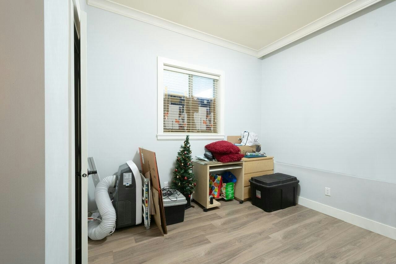 Lower Suite 2-17551 Abbey Drive, Surrey, BC, V4N 4H2 5