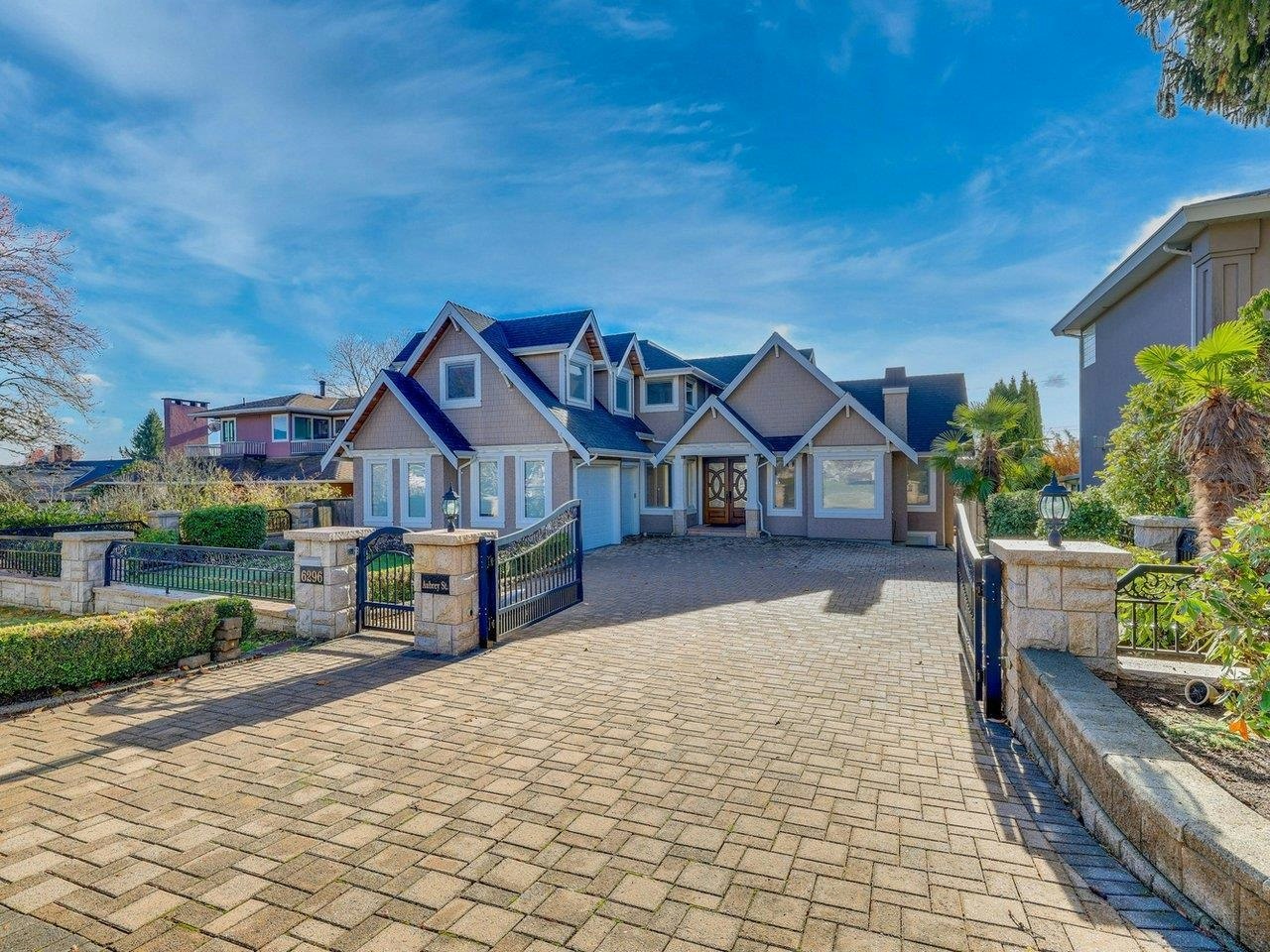 6296 Aubrey Street, Burnaby, BC, V5B 2E1