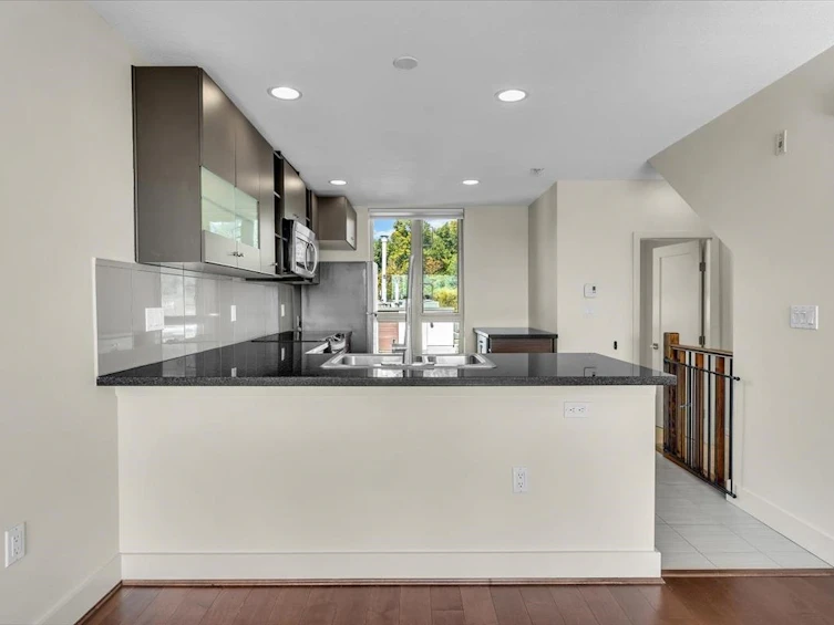 64-728 W 14th Street, North Vancouver, BC, V7M 0A8 - 10