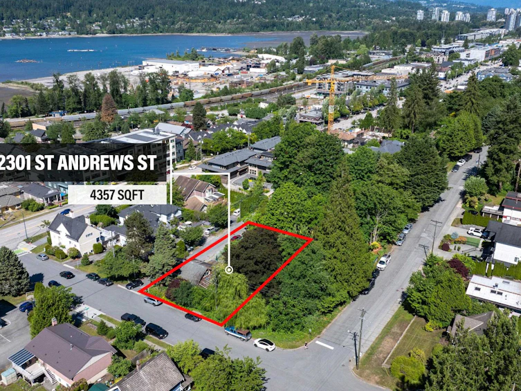 2301 St Andrews Street, Port Moody, BC, V3H 0K4