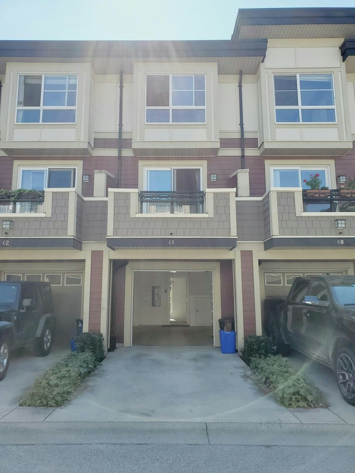61-19477 72a Avenue, Surrey, BC, V4N 6M2