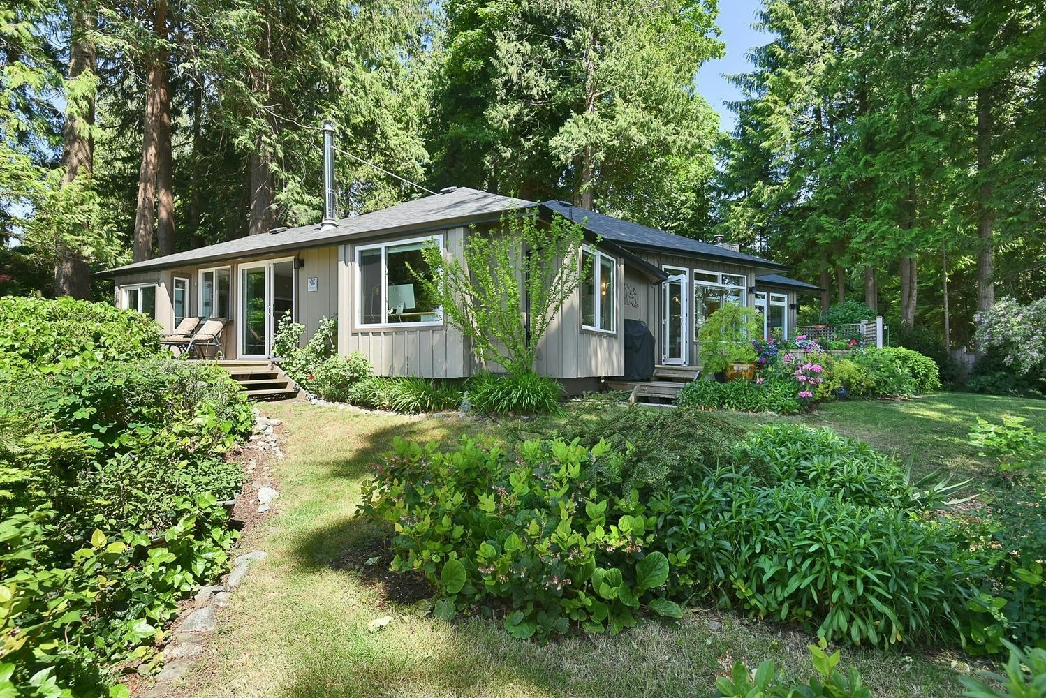 7647 Eureka Place, Halfmoon Bay, BC, V7Z 1A1 - 16