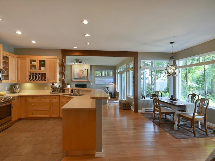 7647 Eureka Place, Halfmoon Bay, BC, V7Z 1A1 - 7