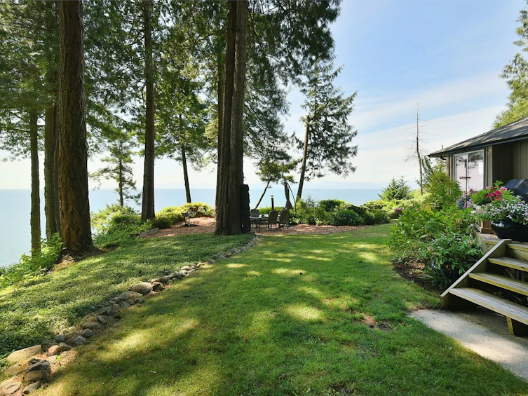 7647 Eureka Place, Halfmoon Bay, BC, V7Z 1A1 - 13