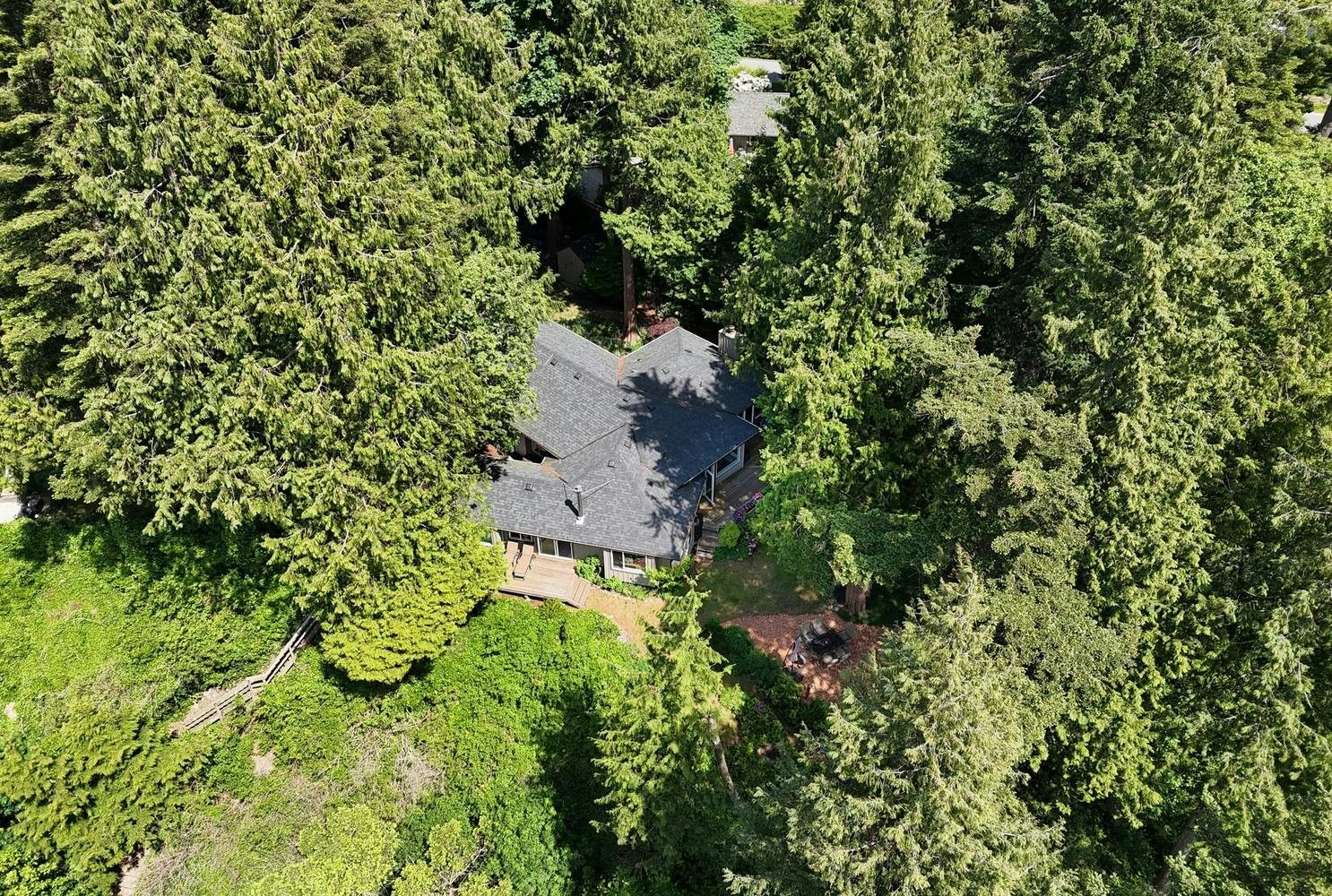 7647 Eureka Place, Halfmoon Bay, BC, V7Z 1A1 - 36