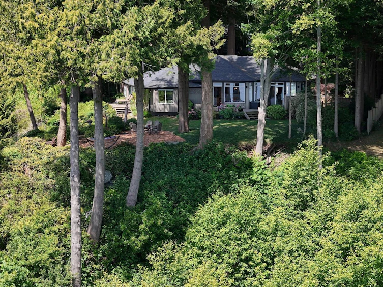 7647 Eureka Place, Halfmoon Bay, BC, V7Z 1A1 - 2