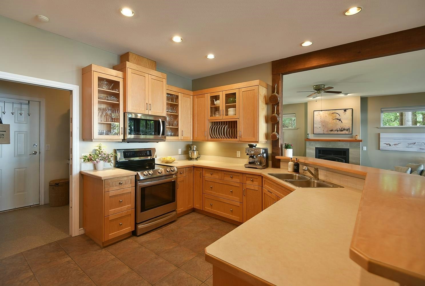 7647 Eureka Place, Halfmoon Bay, BC, V7Z 1A1 - 6