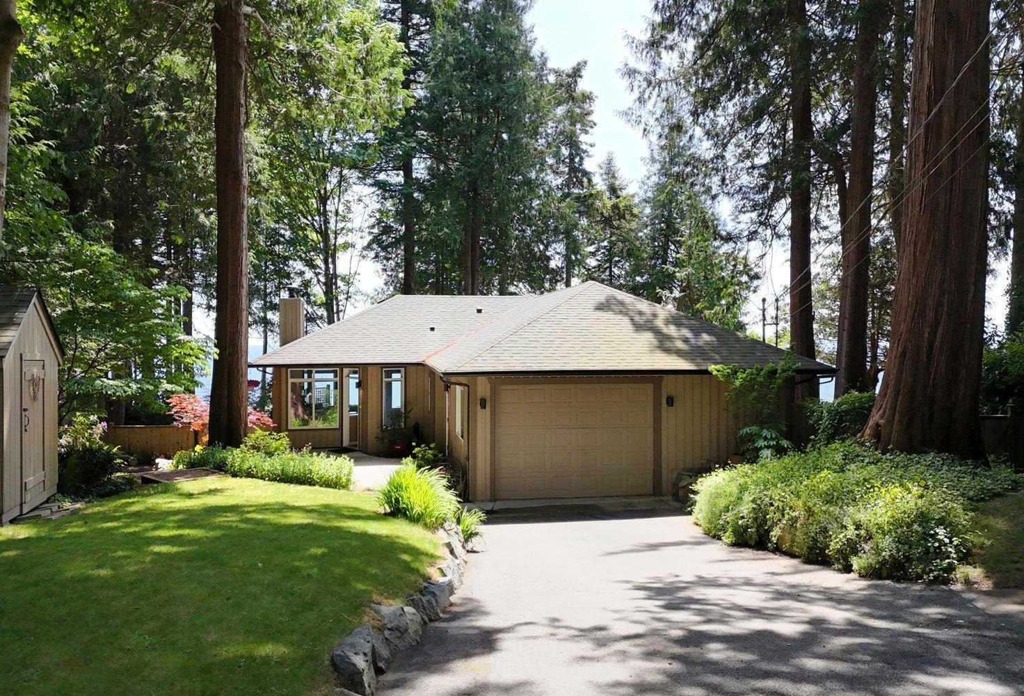 7647 Eureka Place, Halfmoon Bay, BC, V7Z 1A1 - 3