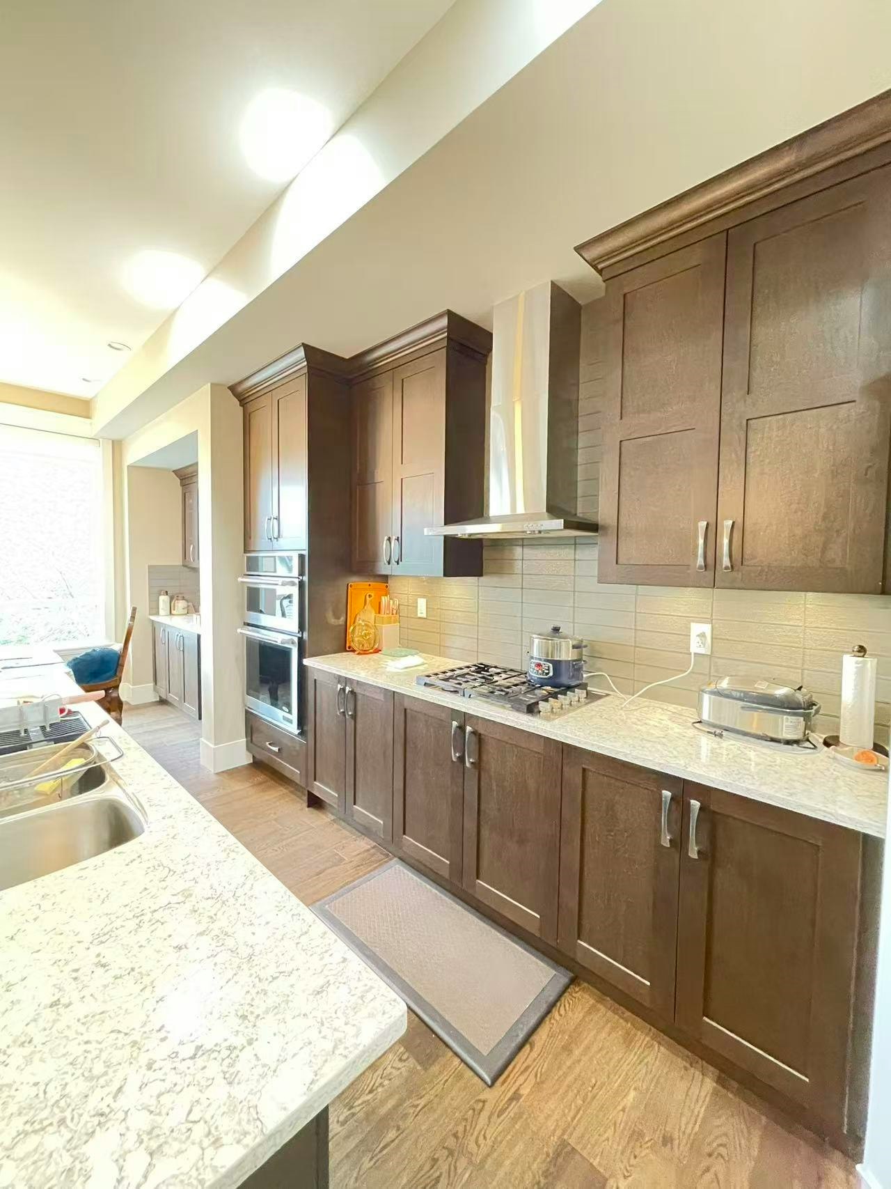 3000 Helc Place, Surrey, BC, V3Z 0C7 - 3