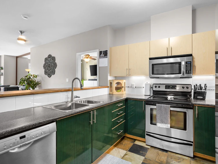 211-83 Star Crescent, New Westminster, BC, V3M 6X8 - 10