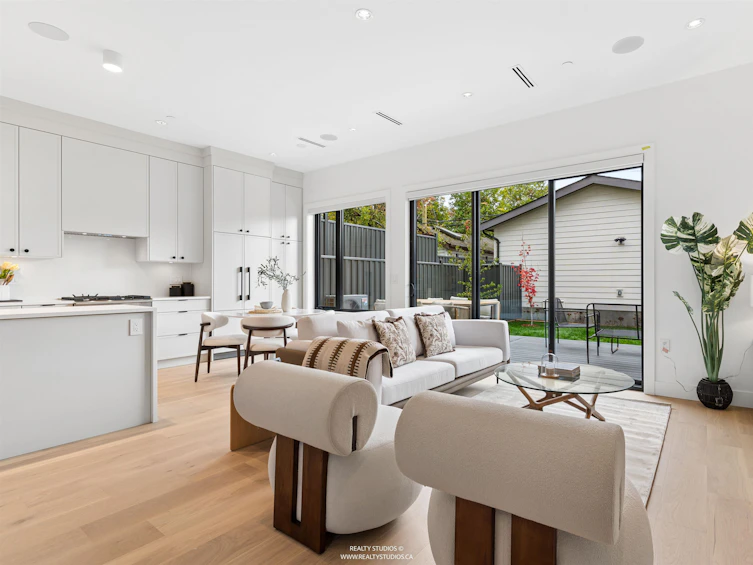 2-1986 E 8th Avenue, Vancouver, BC, V5N 1V1 - 3