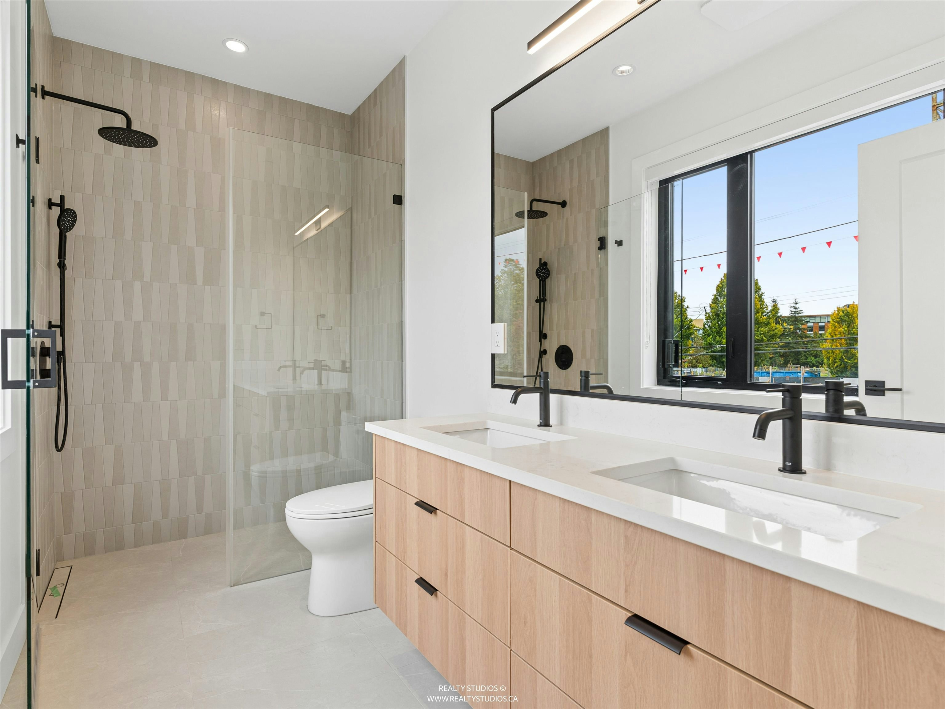 2-1986 E 8th Avenue, Vancouver, BC, V5N 1V1 - 17