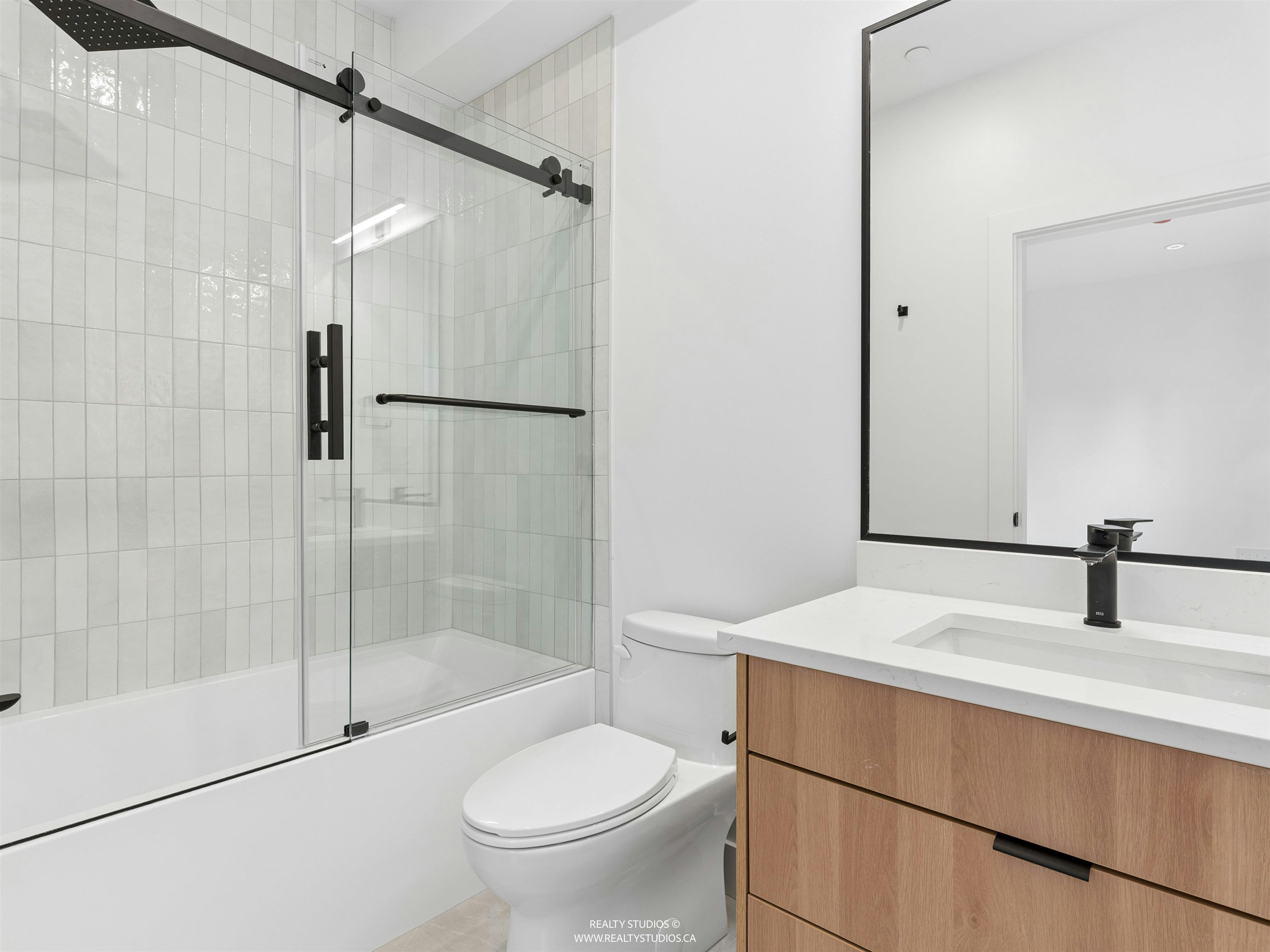 2-1986 E 8th Avenue, Vancouver, BC, V5N 1V1 - 21