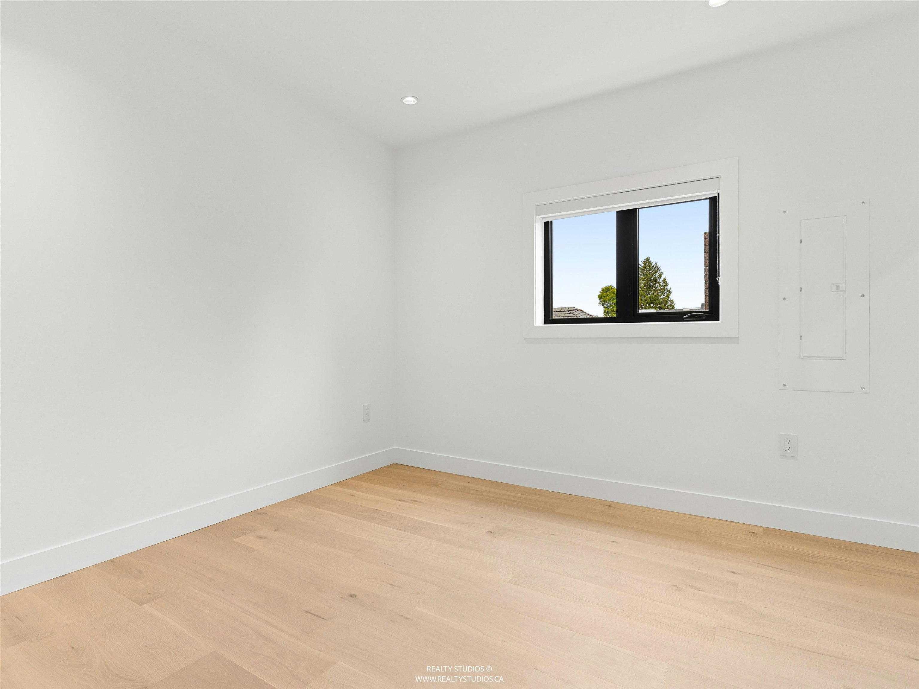 1-1986 E 8th Avenue, Vancouver, BC, V5N 1V1 - 11