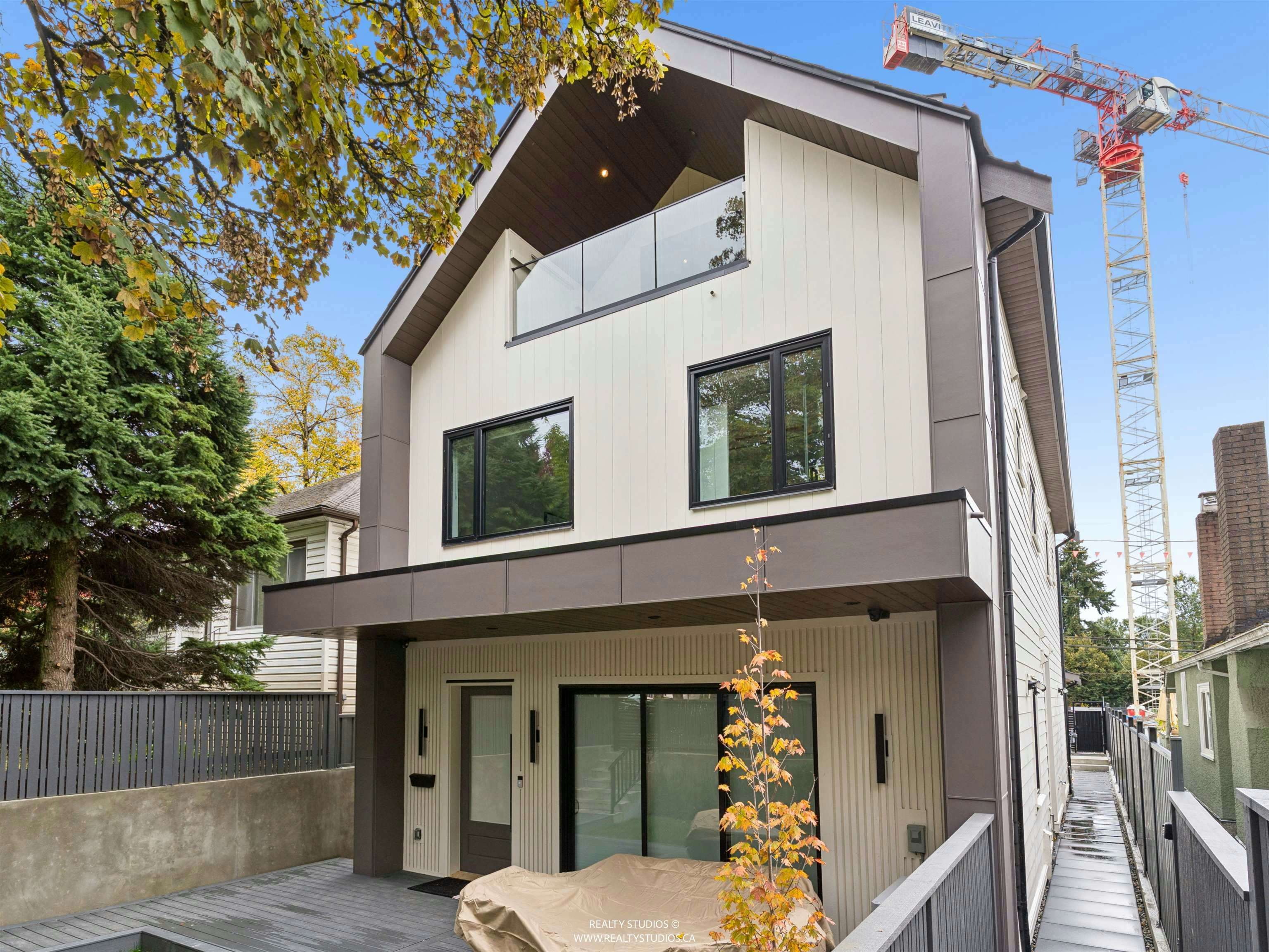 1-1986 E 8th Avenue, Vancouver, BC, V5N 1V1