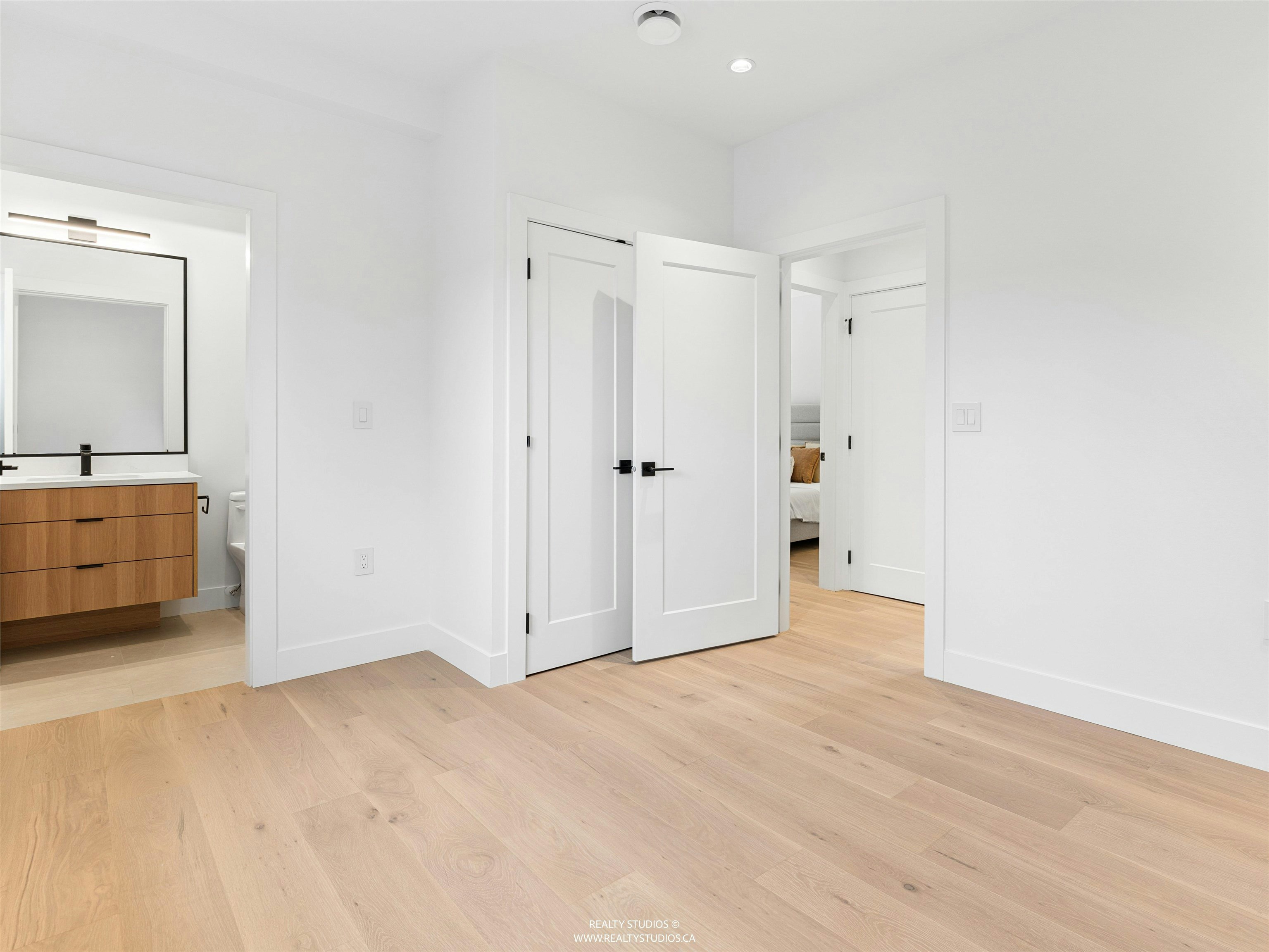 1-1986 E 8th Avenue, Vancouver, BC, V5N 1V1 - 12